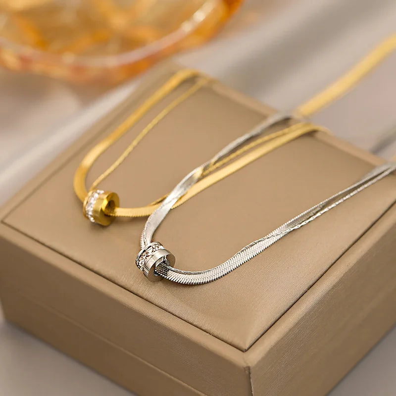 Colar Veneziana com Pingente Anel – Luxo Minimalista